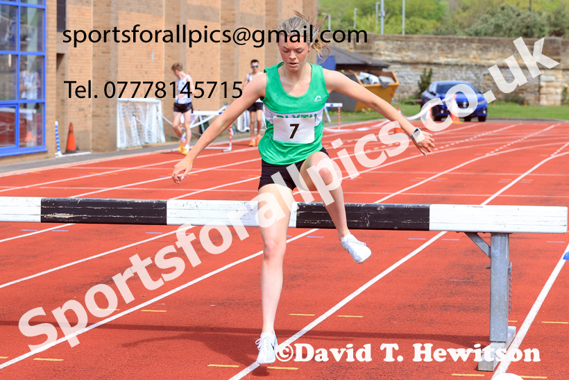 Steeplechase, 2026 Elswick Harriers Event, Wentworth, Hexham. Photo: David T. Hewitson/Sports for All Pics